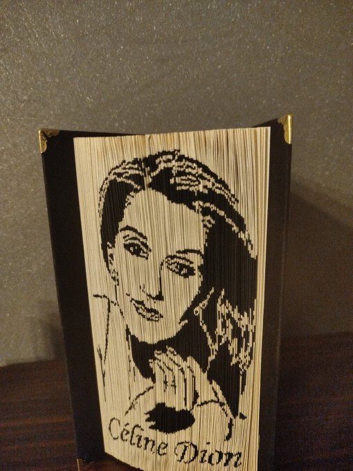 Mme Céline Dion