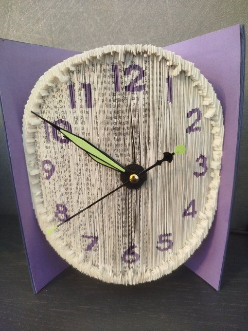 Horloge en relief