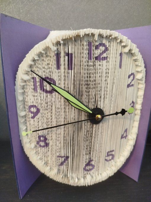 Horloge en relief